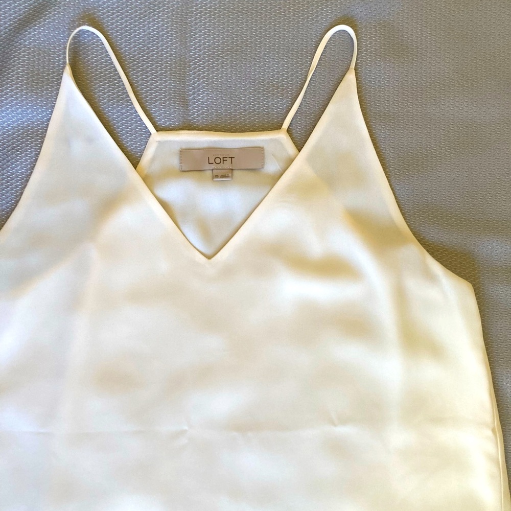 Loft tank/shell. Cream colored. Size XS.